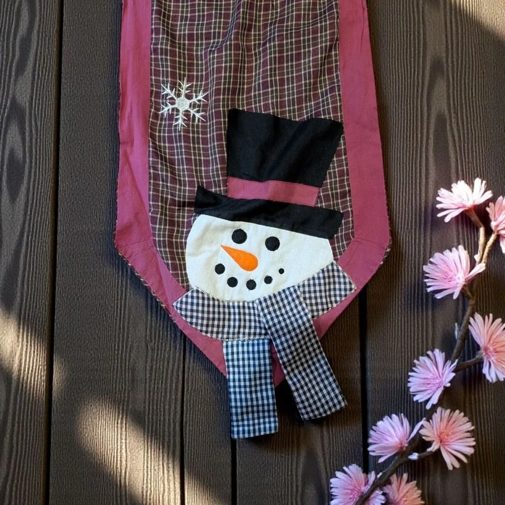 Snowman Plaid Table Runner (EUC)
